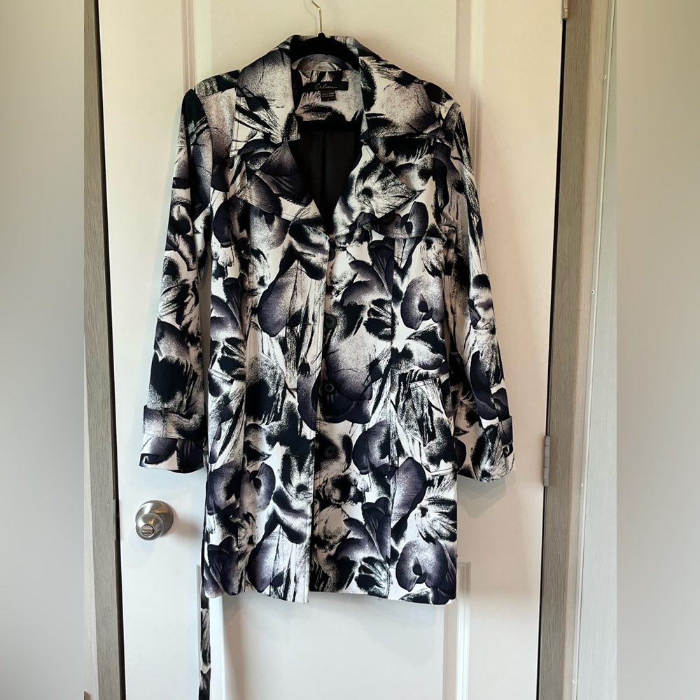 Calessa Women's Large Floral Black White Trench Coat Long Jacket - Picture 5 of 5